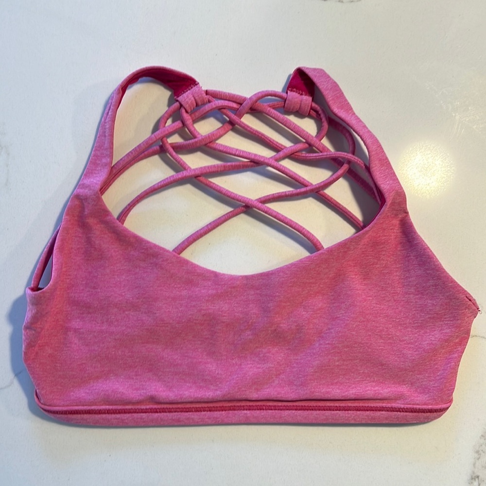 Lululemon Free to Be bra